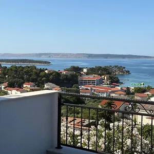 Apartment D&m, Palit